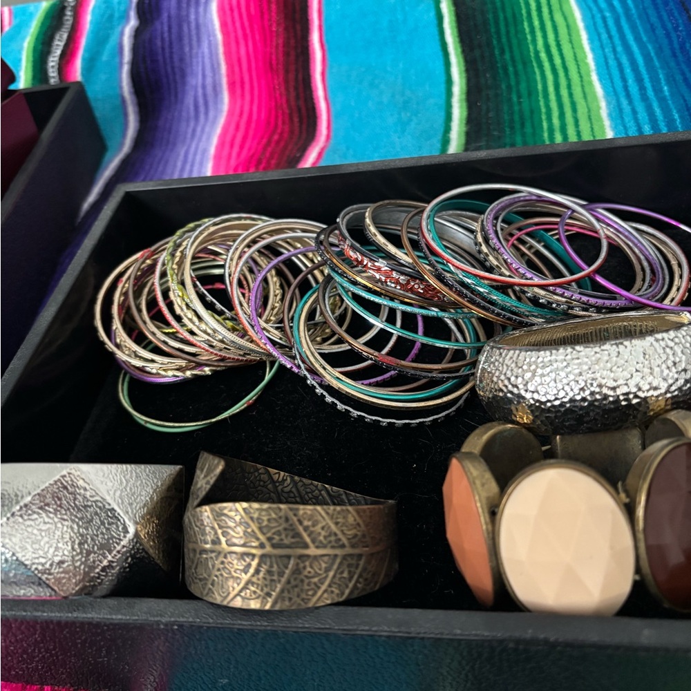 Elegant Multi-Color Bangle Set - Picture 2 of 3